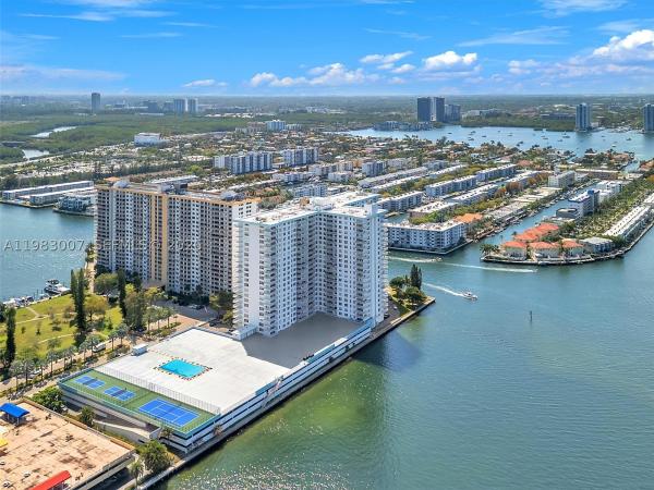 Winston Towers 500, 301 174th St #1818, Sunny Isles Beach, Florida 33160, image 3