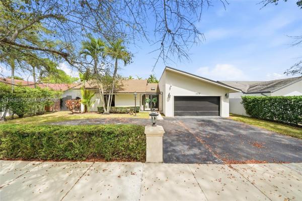 12715 SW 96th Ter, Unincorporated Dade County, Florida 33186, image 1