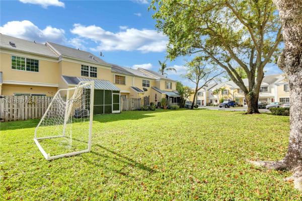 Crown Colony, 2881 S Cambridge Ln, Cooper City, Florida 33330, image 2