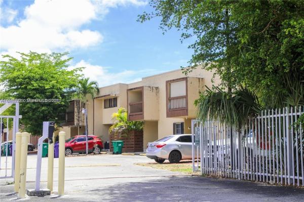 Kendale Woods, 6335 SW 138th Ct #6335-1, Kendale Lakes, Florida 33183, image 2