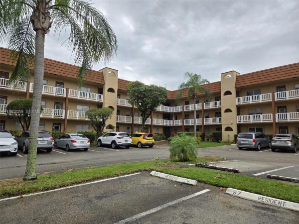 Sunrise Lakes 3, 9261 Sunrise Lakes Blvd #201, Sunrise, Florida 33322, image 2