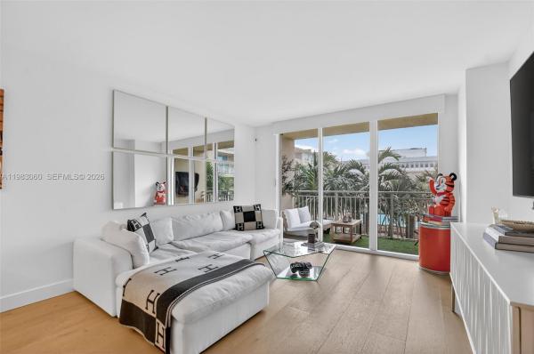 Palmetto Place, 99 SE Mizner Blvd #824, Boca Raton, Florida 33432, image 1