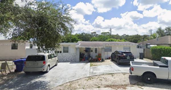 Palm Lane Villa, 2601 N 66th Ave, Hollywood, Florida 33024, image 1