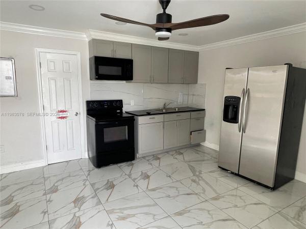 Palm Lane Villa, 2601 N 66th Ave, Hollywood, Florida 33024, image 2