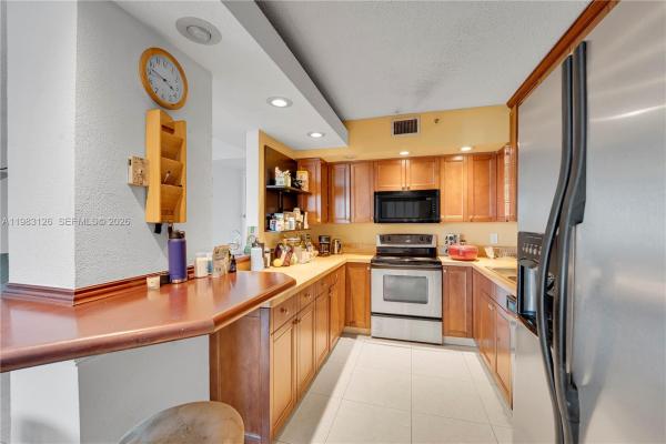 Hillcrest, 919 Hillcrest Dr #704, Hollywood, Florida 33021, image 1