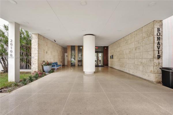 Bonavida, 20100 W Country Club Dr #405, Aventura, Florida 33180, image 3