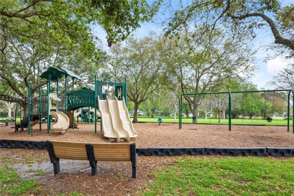 Embassy Place, 2721 Montevideo Ave, Cooper City, Florida 33026, image 2