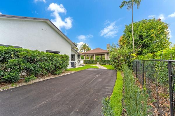 Country Grove Estates, 8967 SW 117th St, Kendall, Florida 33176, image 1