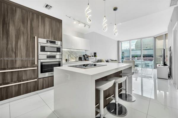 Paramount Miami Worldcenter, 851 NE 1st Ave #806, Miami, Florida 33132, image 1