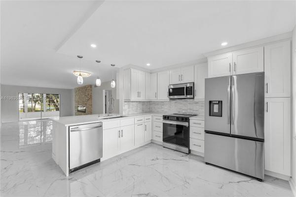 Lucaya Village, 2303 Lucaya Ln #H2, Coconut Creek, Florida 33066, image 1