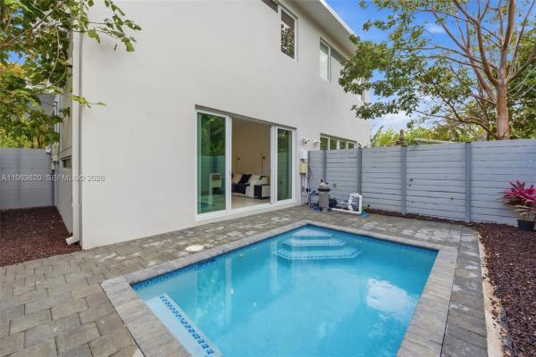 Carters, 3525 Day Ave, Miami, Florida 33133, image 3