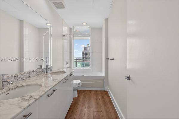 The Plaza On Brickell East, 950 Brickell Bay Dr #4100, Miami, Florida 33131, image 1