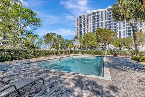 11111 Biscayne Blvd #8F, Unincorporated Dade County, Florida 33181, image 2