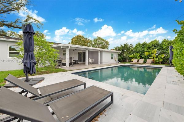 7235 SW 39th St, Unincorporated Dade County, Florida 33155, image 1