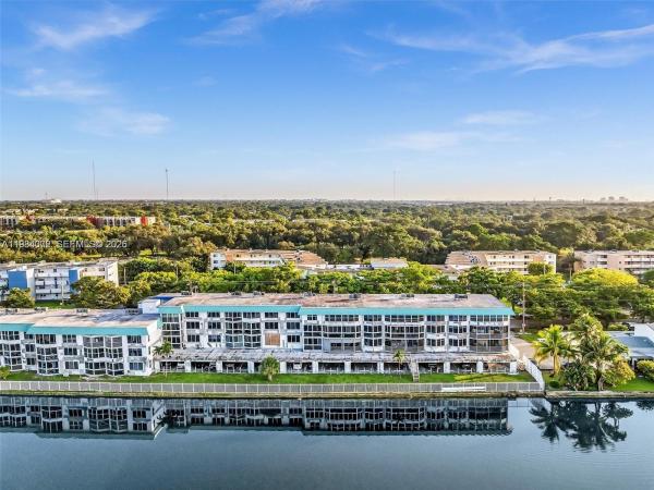 1170 NE 191st St #24, Unincorporated Dade County, Florida 33179, image 1