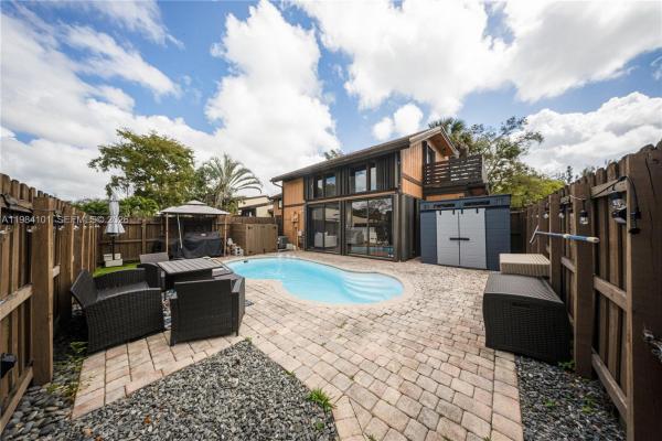 Cedarwoods At Pembroke Lakes, 10141 Woodbury Ct, Pembroke Pines, Florida 33026, image 1