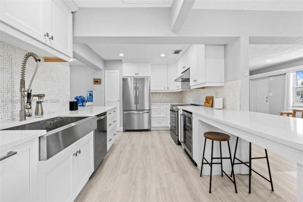 Cresthaven, 1431 NE 32nd Pl, Pompano Beach, Florida 33064, image 1