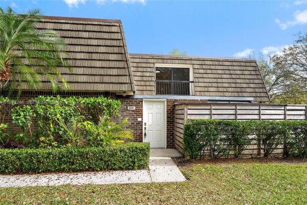 Glenwood Townhomes, 506 5th Ter, Palm Beach Gardens, Florida 33418, image 2