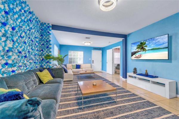Pine Haven, 2340 NW 23rd Ct, Miami, Florida 33142, image 3