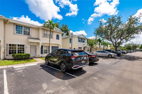 Banyan Oakridge, 4914 SW 31st Ter ##8, Dania Beach, Florida 33312, image 1