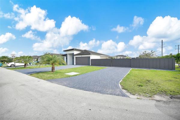 13334 SW 227th St, Unincorporated Dade County, Florida 33170, image 1