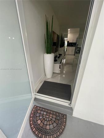 Plaza, 926 Michigan Ave #3, Miami Beach, Florida 33139, image 2