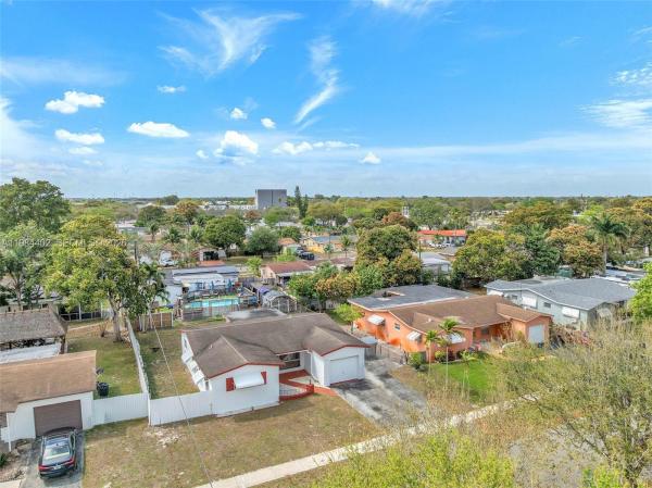 Boulevard Park, 410 SW 71st Ave, Pembroke Pines, Florida 33023, image 2
