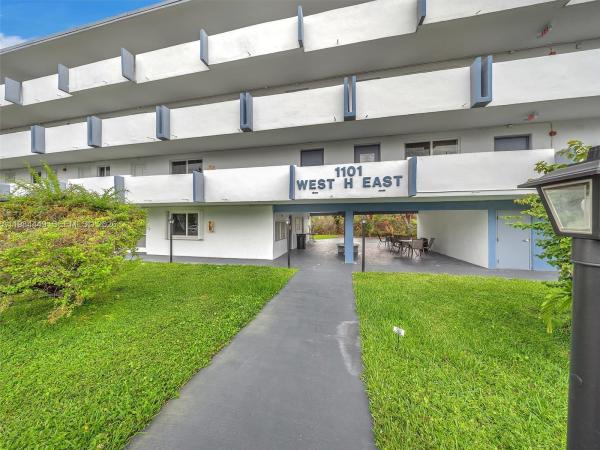 1101 NE 191st St #307, Unincorporated Dade County, Florida 33179, image 1