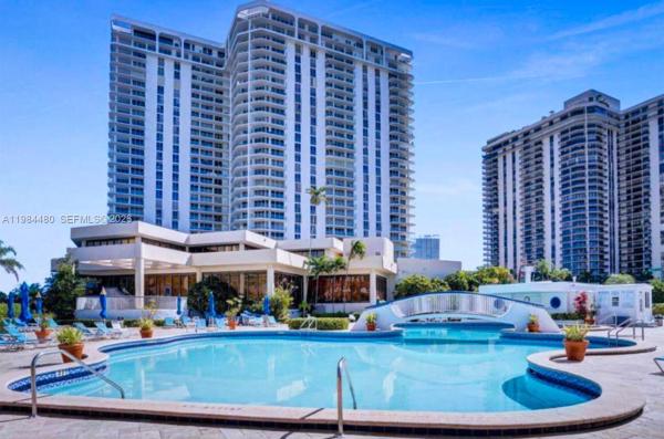 Turnberry Isle North, 19707 Turnberry Way #5A, Aventura, Florida 33180, image 2