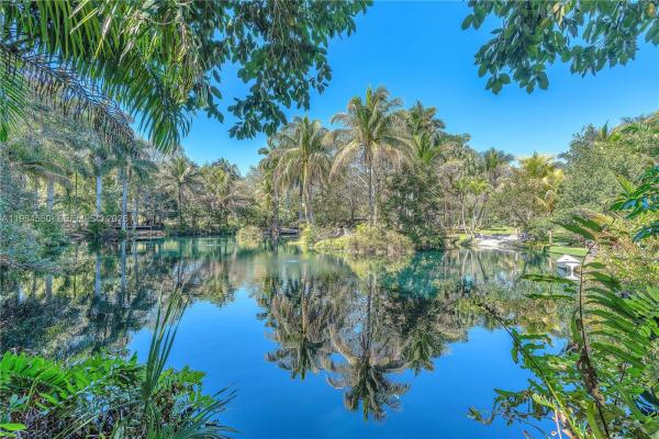Biscayne Gardens, 154th Street - 861, Golden Glades, Florida 33162, image 2