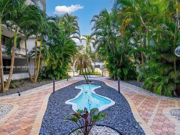 Towers Of Kendale Lakes, 13951 Kendale Lakes Cir #910A, Kendale Lakes, Florida 33183, image 3