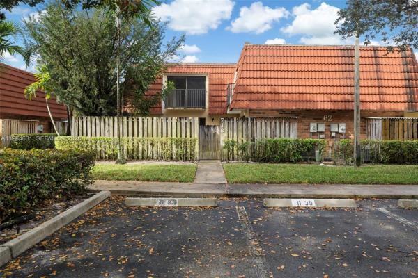 Waterford Courtyards At Jacaranda, 713 NW 99th Cir, Plantation, Florida 33324, image 1