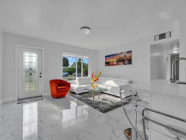 Westwood Lakes Residential, 4721 SW 108th Ave, Westwood Lakes, Florida 33165, image 2