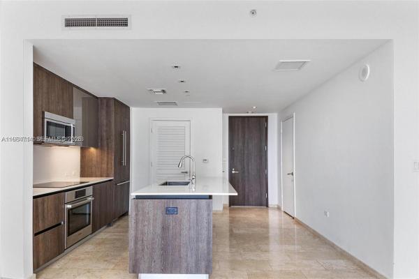 Reach Brickell City Centre, 68 SE 6th St #806, Miami, Florida 33131, image 2