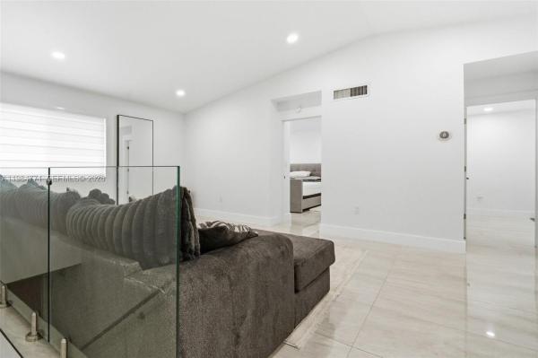 Doral Court, 8027 Lake Dr #204, Doral, Florida 33166, image 2