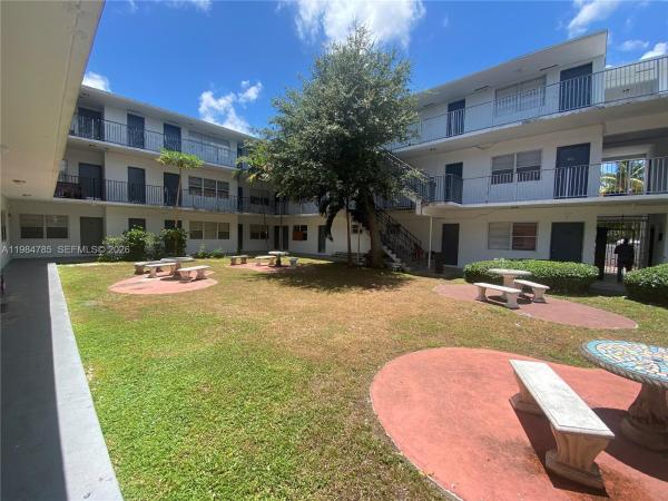 The White House, 13700 NE 6th Ave #209, North Miami, Florida 33161, image 2