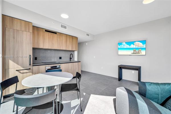 121 NE 5th St #3005, Miami, Florida 33130, image 1
