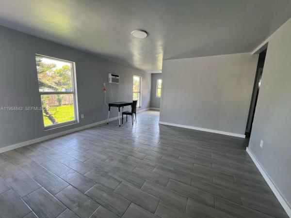 161 NE 117th St, Unincorporated Dade County, Florida 33161, image 1
