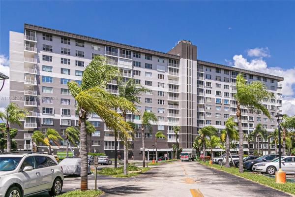 Hillcrest, 3850 Washington St #214, Hollywood, Florida 33021, image 1