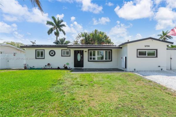 Stirling Lake, 5730 SW 55th St, Davie, Florida 33314, image 2