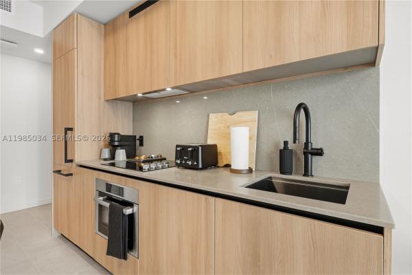 121 NE 5th St #2706, Miami, Florida 33132, image 1
