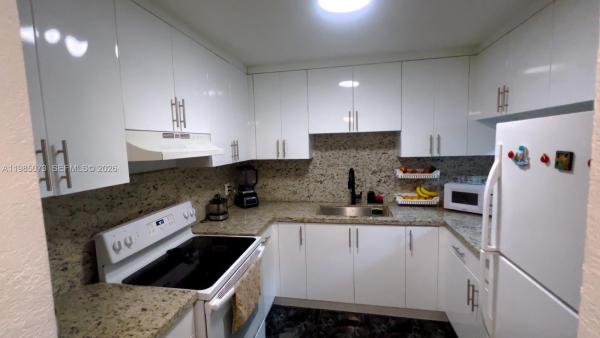 Los Arboles, 1900 W 68th St #D207, Hialeah, Florida 33014, image 1