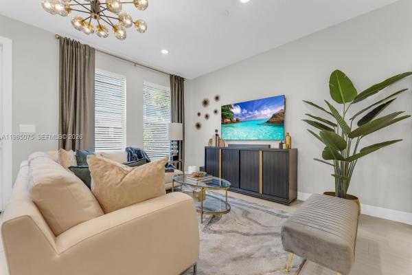 Emory Townhomes, 8351 NW 7th Ct, Plantation, Florida 33324, image 2