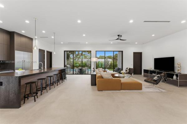 Tropical Manors, 301 NE 27th Dr, Wilton Manors, Florida 33334, image 1