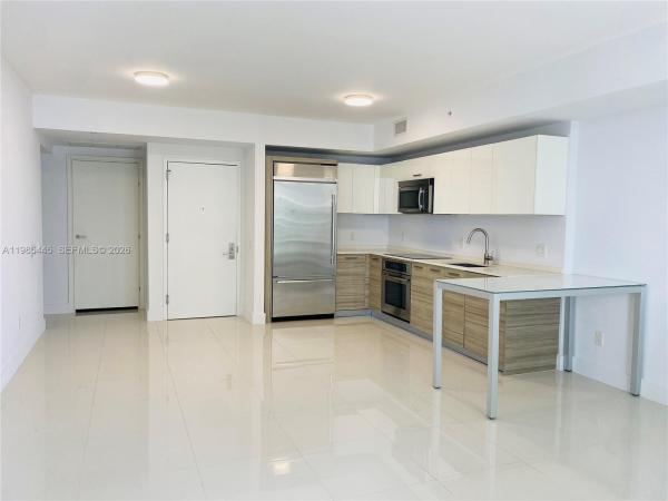 Brickell House, 1300 Brickell Bay Dr #1903, Miami, Florida 33131, image 2