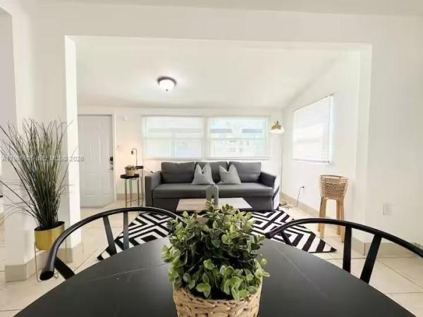 412 NW 95th St, Unincorporated Dade County, Florida 33150, image 1