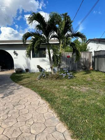 Sunset Isles, 2827 Mckinley St, Hollywood, Florida 33020, image 3
