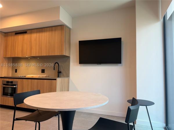 121 NE 5th St #912A, Miami, Florida 33132, image 2