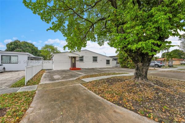 Avenue, 210 E 59th St, Hialeah, Florida 33013, image 2