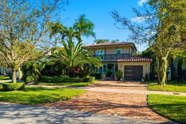 Coral Gables Country Club, 430 Candia Ave, Coral Gables, Florida 33134, image 1